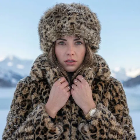 Leopard Fur Beauty in Snow