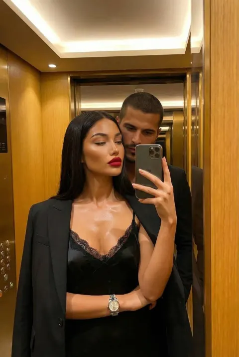 Elevator Mirror Glamour