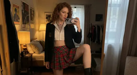 Redhead Schoolgirl Mirror Temptation