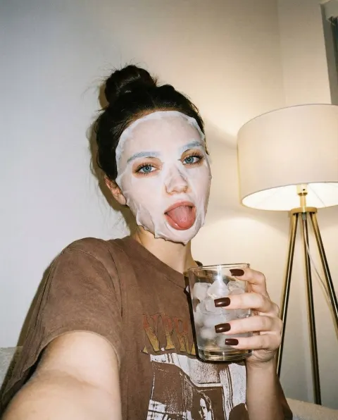 Skincare Selfie Chill Evening