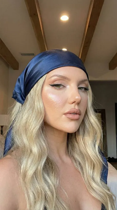 Confident Selfie Blue Satin Style