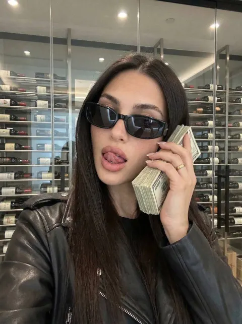 Boss Babe Money Phone Selfie