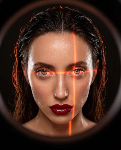 Aperture Gaze: Crimson Lips