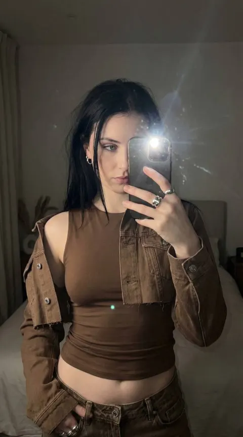 Y2K Flash Mirror Bedroom Selfie