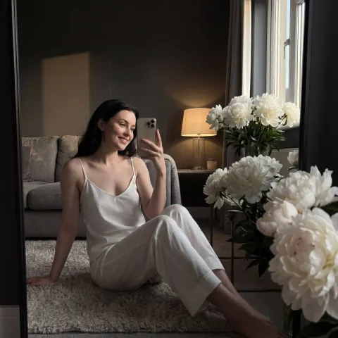 Mirror Selfie in Evening Glow Ritual