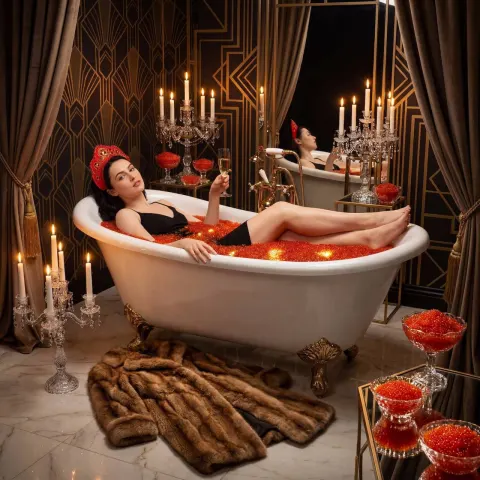 Luxury Caviar Bathtub Art Deco