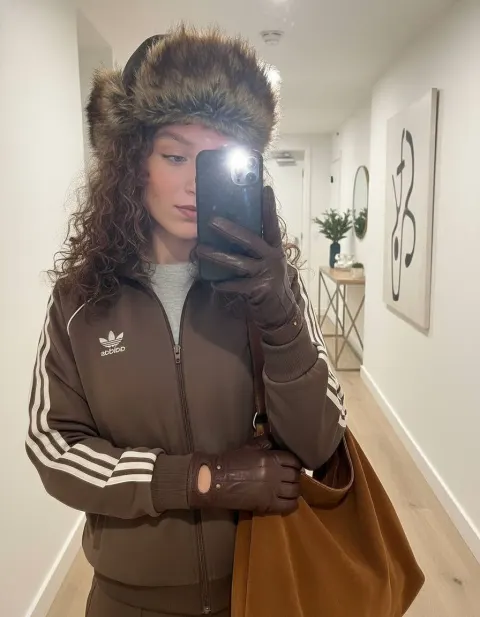 Vintage Sporty Mirror Selfie Flash