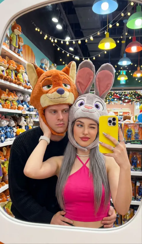 Zootopia Couple Mirror Selfie