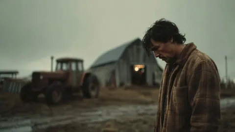 Dvd screengrab from 2022 epic sci fi film directed by denis villeneuve